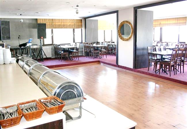 Uslan Hotel